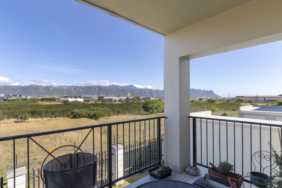 2 Bedroom Property for Sale in Heritage Park Western Cape